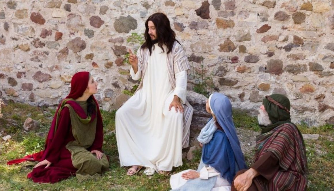 Jesus preaching to a group of talented people and telling what is the meaning of a parable talents
