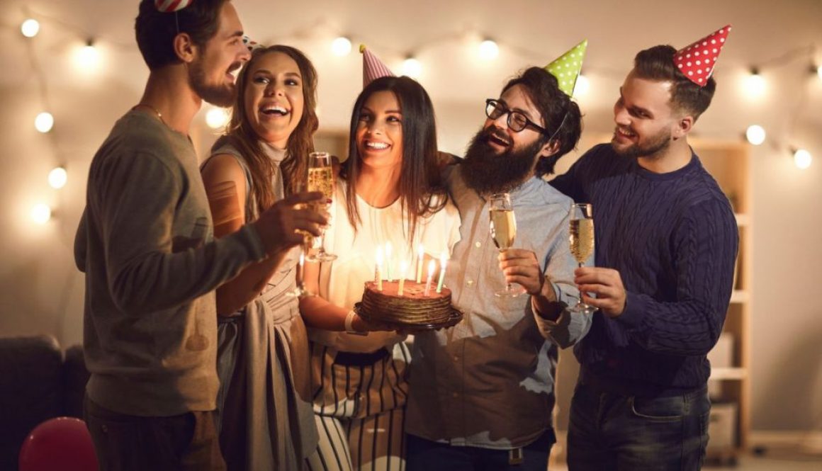 A group of friends celebrates a birthday party.
